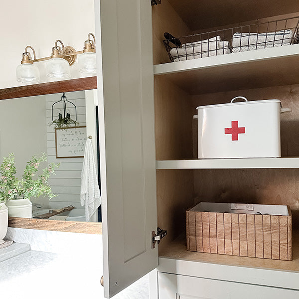 DIY Lunchbox First Aid Kit - Little Vintage Cottage