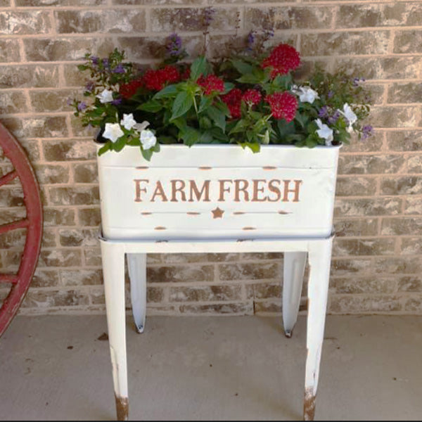 https://www.decorsteals.com/cdn/shop/files/Farm-Fresh-White-Garden-Stands-600x600-8.jpg?v=1704398043