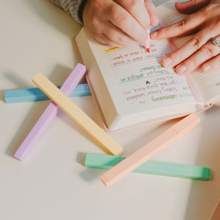 Do Great Things Pen Set highlighters