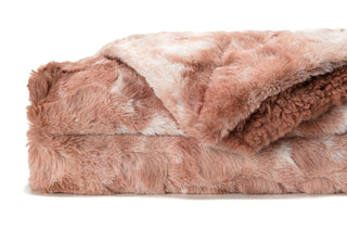 Wolf Faux Fur Throw Blanket