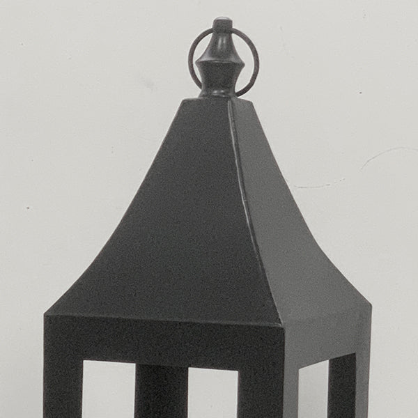 https://www.decorsteals.com/cdn/shop/files/metal-lantern-set-600x600-4.jpg?v=1703091416