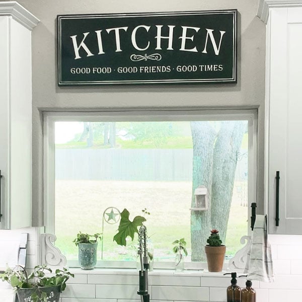 Farmhouse Kitchen: The Heart of The Home - Decor Steals